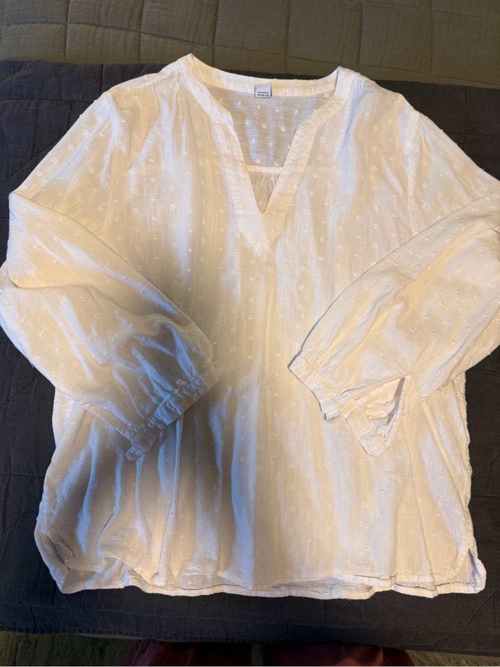 Old Navy White Eyelet Split V-Neck Peasant Tunic